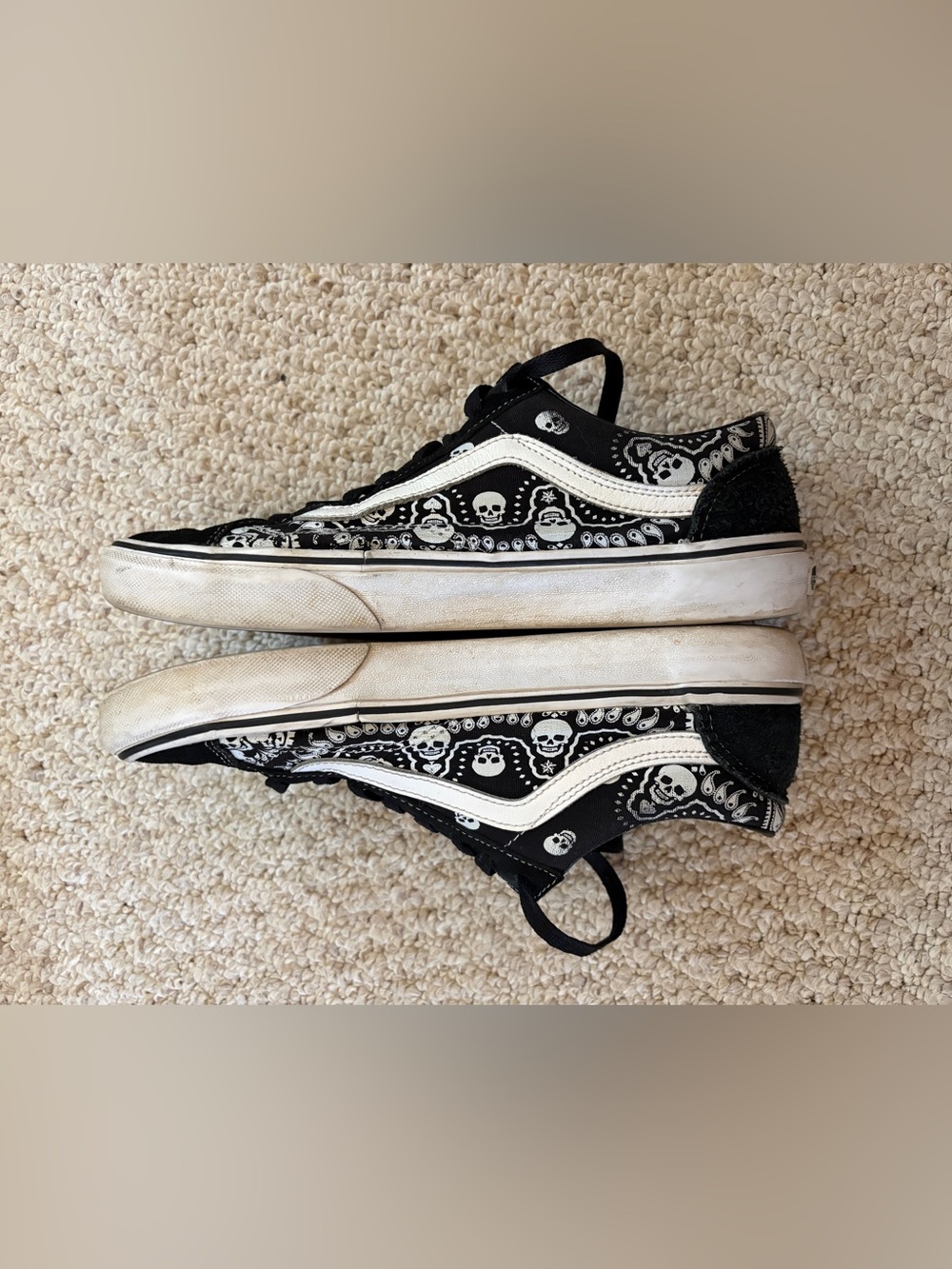 Vans Unisex Black Bandana Skull Sneakers Men 8.5, Women 10 - Picture 6 of 7